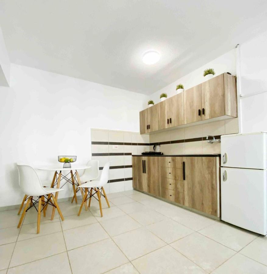 Flat In The Heart Of Ayia Napa/Центр Айя Напы Apartment Ngoại thất bức ảnh